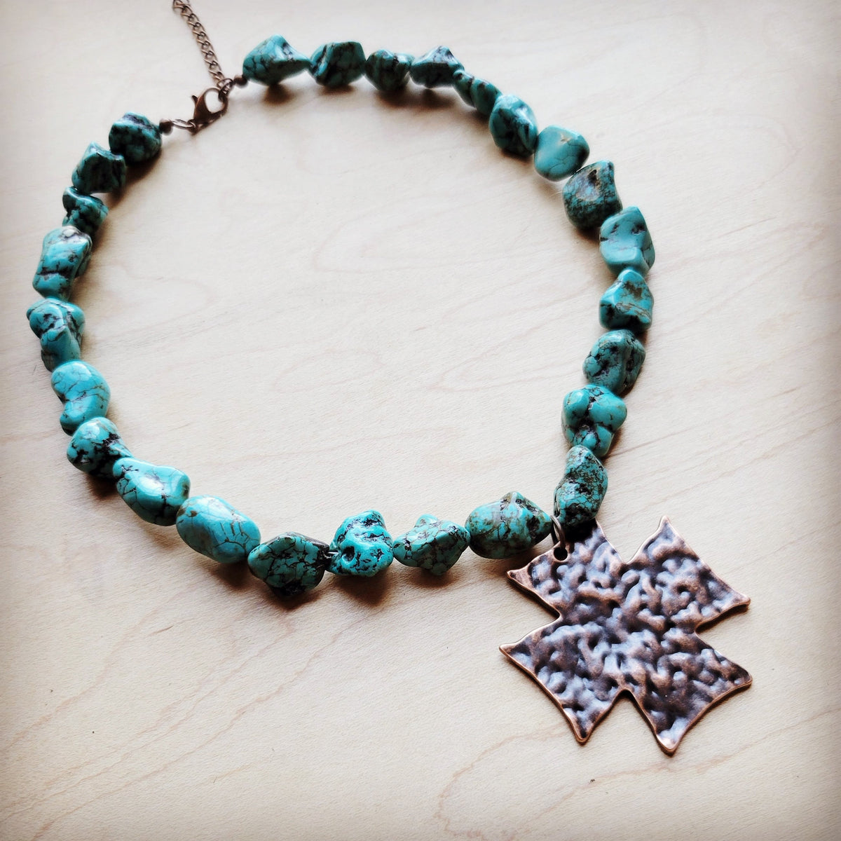 **Chunky Blue Green Turquoise Collar Necklace w/ Cross Pendant 259u